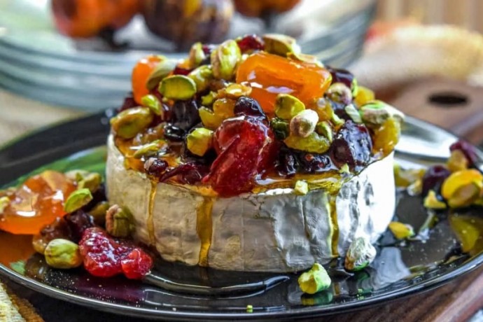 Baked Brie with Honey and Nuts