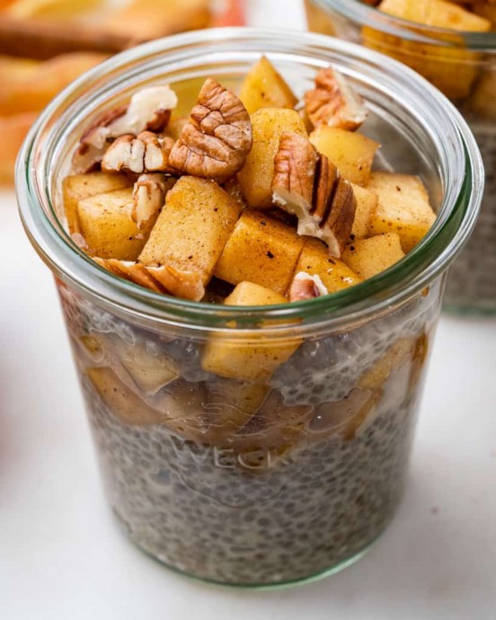 Cinnamon Apple Pie Chia Pudding