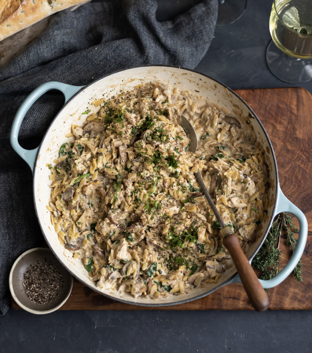 Creamy one-pan orzo with chicken, mushroom & spinach