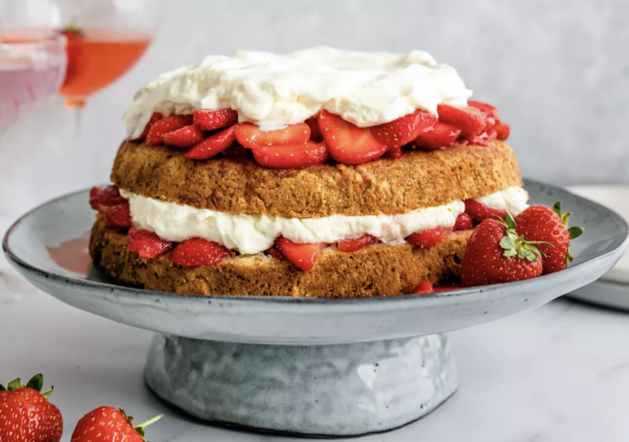 4-Ingredient Strawberry Shortcake Recipe