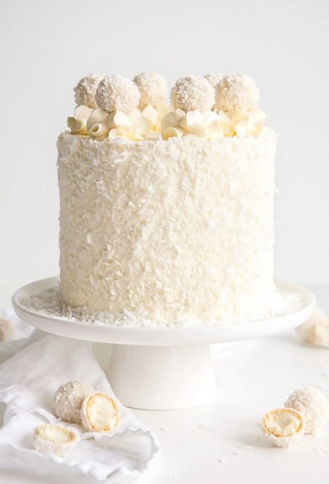 Raffaello Cake (Coconut Almond Cake)