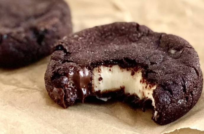 Cream Cheese Stuffed Chocolate Cookies