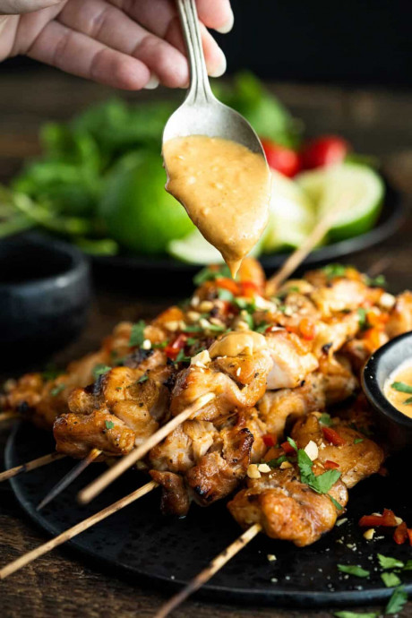 Chicken Satay with Spicy Peanut Sauce