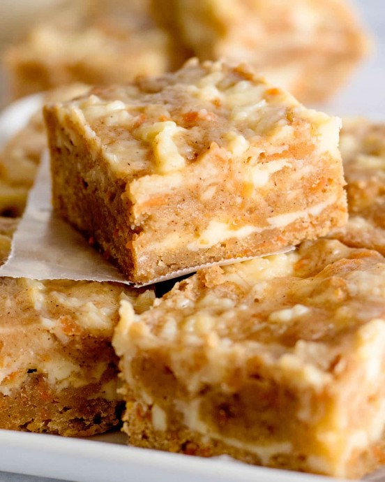 Carrot Cake Cheesecake Bars