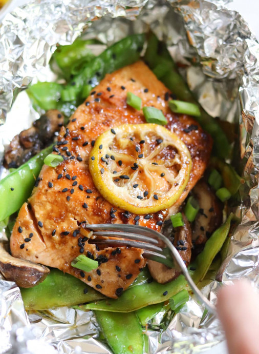 Foil Wrapped Salmon with Snow Peas & Mushrooms