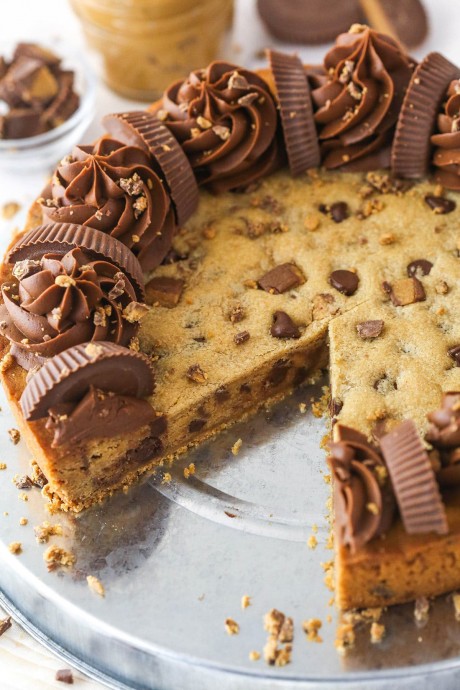 Reese’s Peanut Butter Cookie Cake