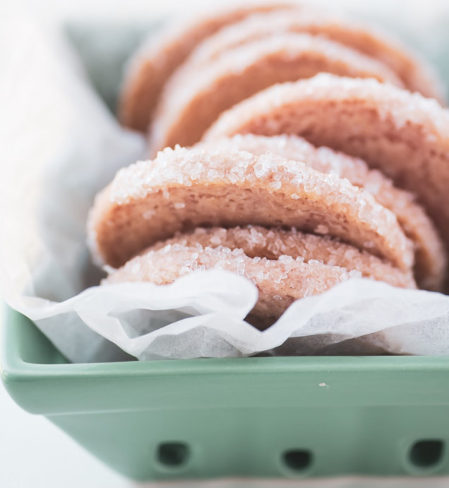 Sparkly Strawberry Shortbread Cookies