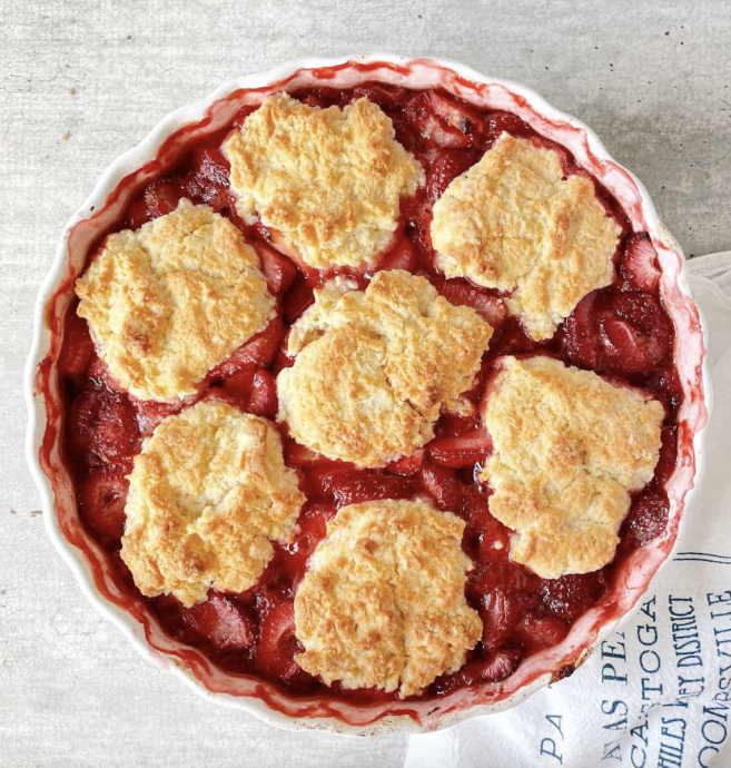 Easy Strawberry Cobbler