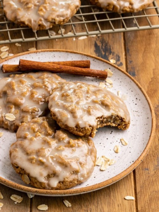 Vegan Iced Oatmeal Cookies Vegan Iced Oatmeal Cookies