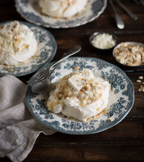 Mini pavlovas with whipped cream & nougat