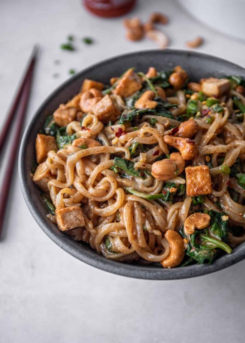 Saucy Tofu Noodles with Spinach Saucy Tofu Noodles with Spinach