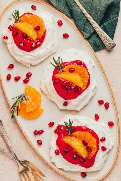 Mini Pavlovas with Cranberry Curd