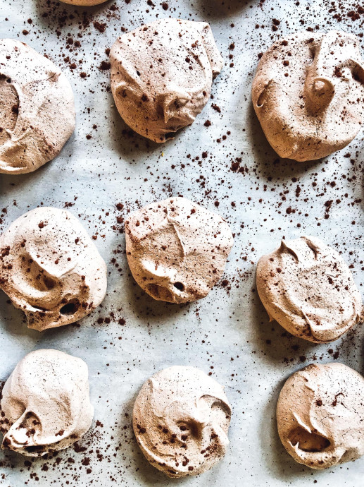 Easy Cocoa Meringues