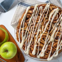 Cinnamon Roll Apple Pie