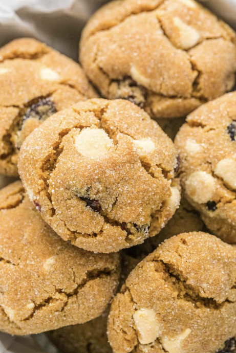 Gingersnap Cookies With White Chocolate And Cranberries