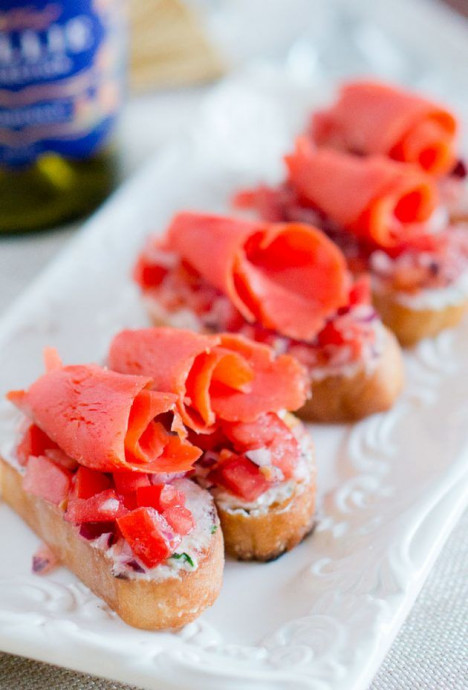 Smoked Salmon Crostini and Wine Pairing