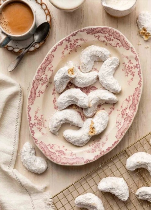 Almond Crescent Cookies