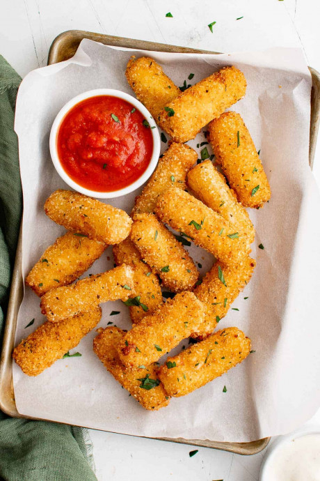 Keto Mozzarella Sticks