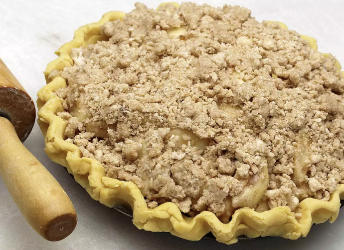 Sour Cream Apple Pie With Streusel Topping