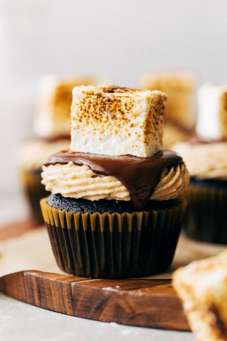 Toasted S’mores Cupcakes