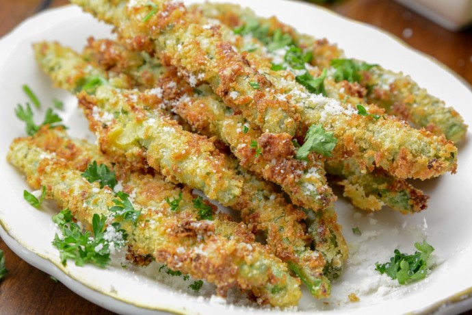 Garlic and Parm Green Bean Fries