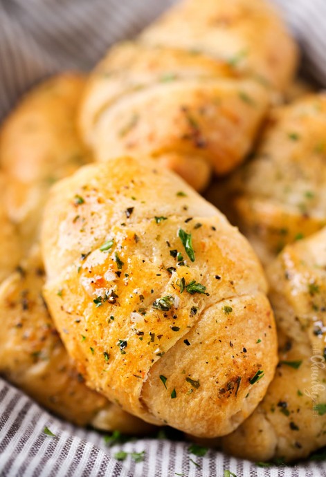 Buttery Garlic Cheese Bombs