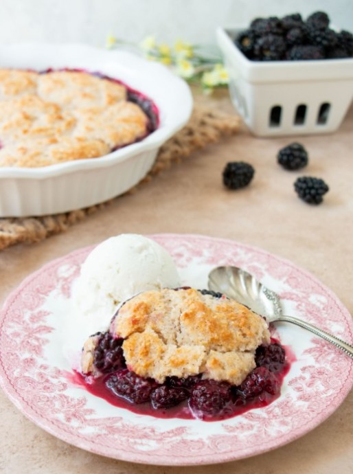 Homemade Blackberry Cobbler