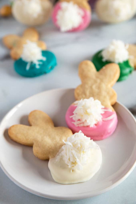 Easter Bunny Cookies with Fluffy Tails