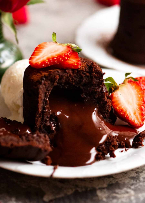 Molten Chocolate Cakes – with real chocolate centres!