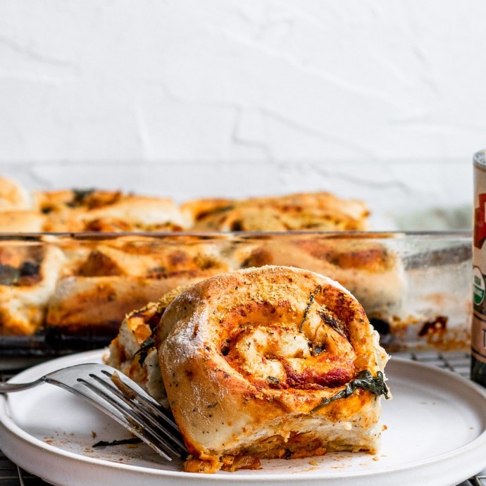 Vegan Caramelized Onion & Spinach Pizza Rolls