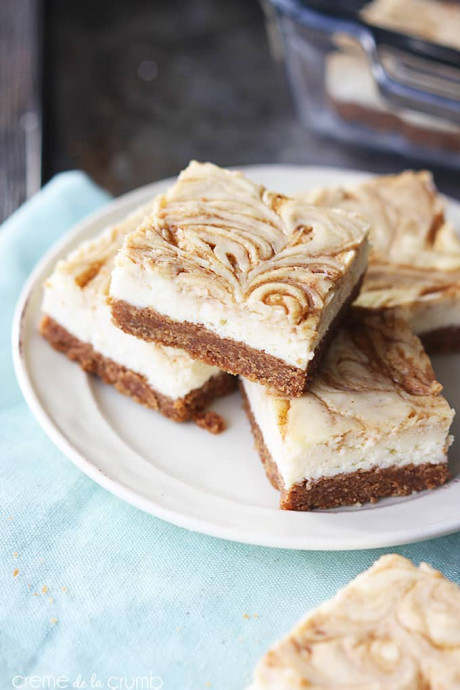 Cinnamon Roll Cheesecake Bars