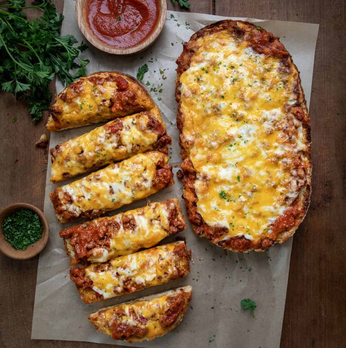 Lasagna Garlic Bread