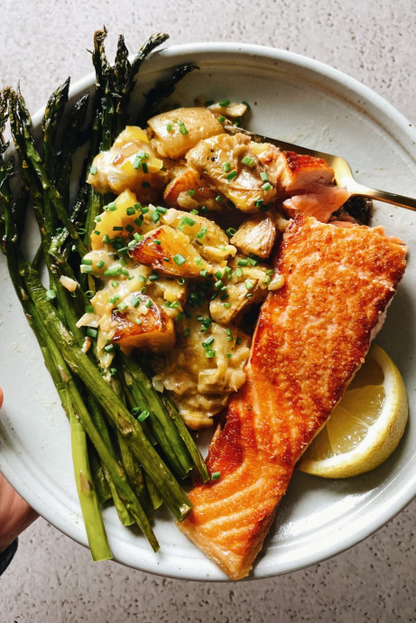 Spring Salmon with Creamed Leeks, Potatoes, and Asparagus
