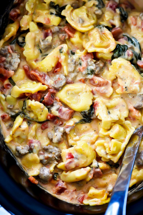 Slow Cooker Sausage and Cheese Tortellini