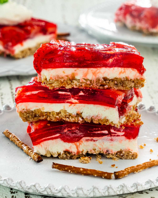 Strawberry Pretzel Salad