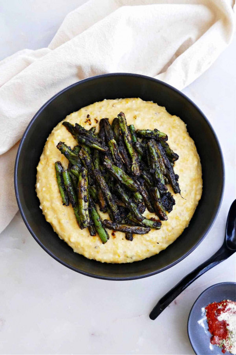 Blackened Green Beans and Grits