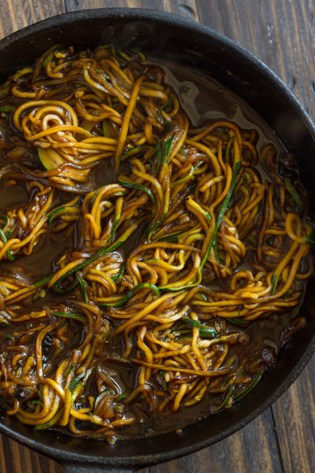 Easy 10 Minute Asian Zucchini Noodles