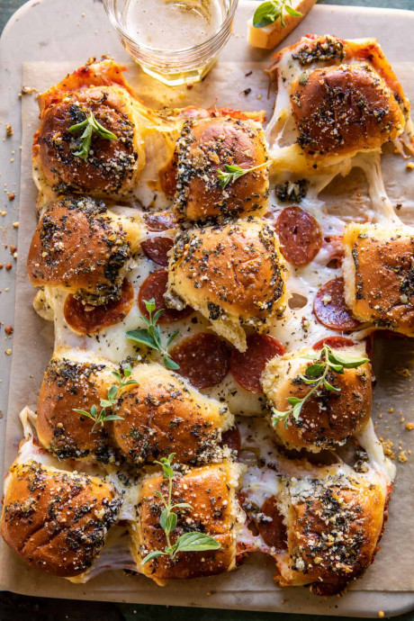 Pull Apart Roasted Garlic Pizza Dip Sliders