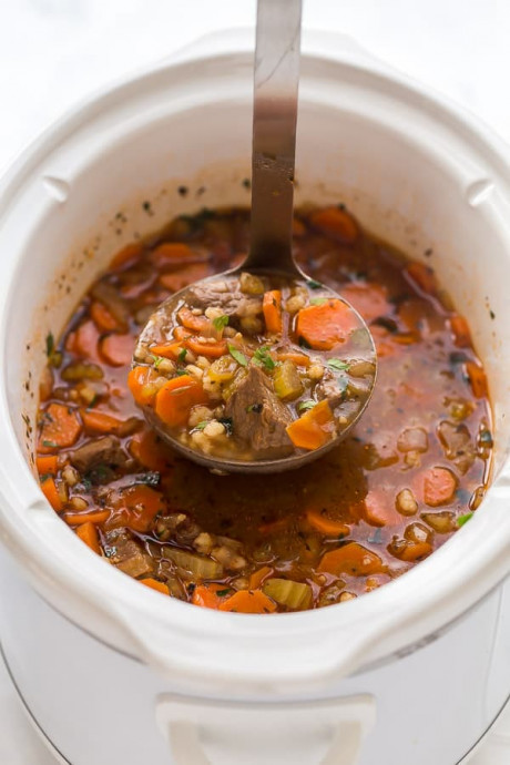 Slow Cooker Beef Barley Soup