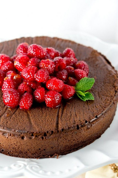 Paleo Flourless Chocolate Cake