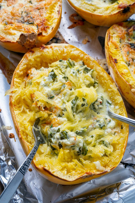 Five Cheese Garlic Spaghetti Squash