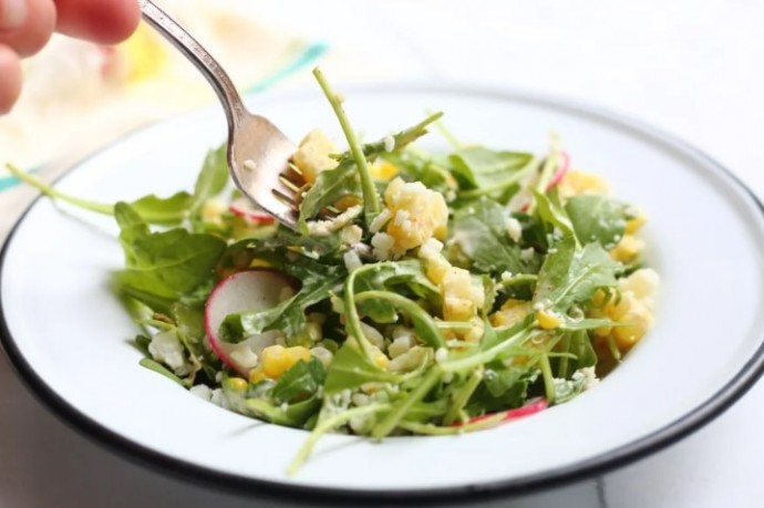 Corn and Arugula Salad with Creamy Ancho Dressing