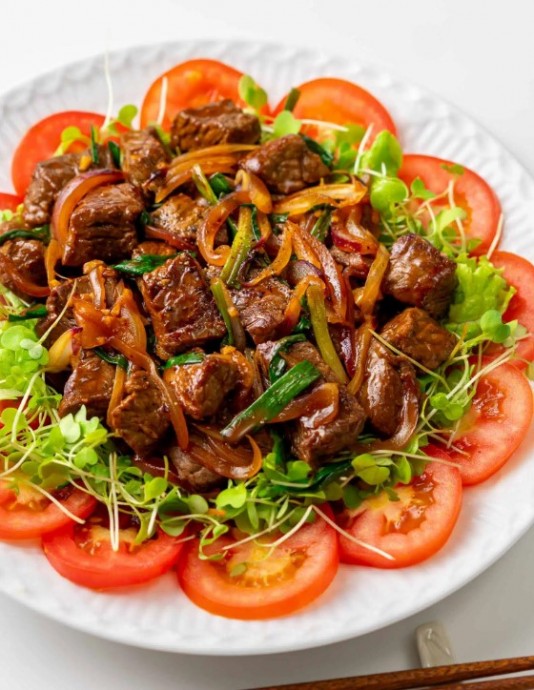Vietnamese Shaking Beef (Bo Luc Lac)