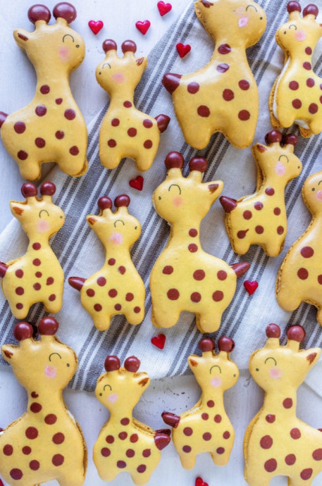 Giraffe Macarons