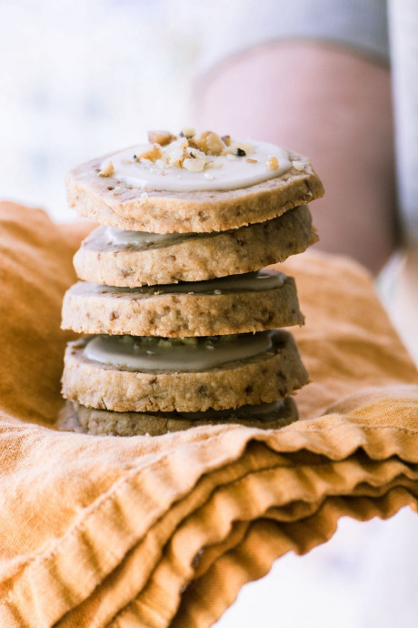 Maple Walnut Shortbread Cookies