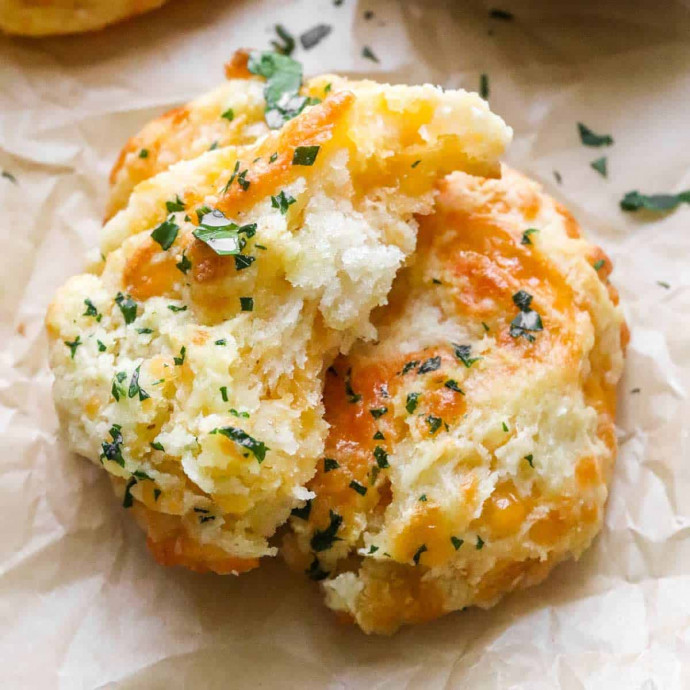 Cheddar Bay Biscuits