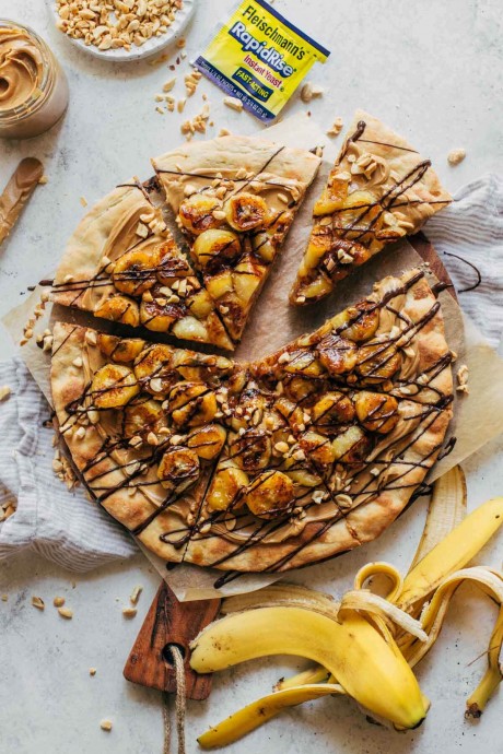 Peanut Butter Banana Dessert Pizza