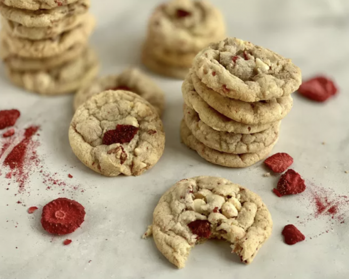 Strawberries and Cream Cookies