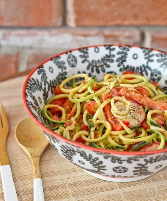 Zucchini Noodle Salad With Roasted Red Pepper Hummus Dressing