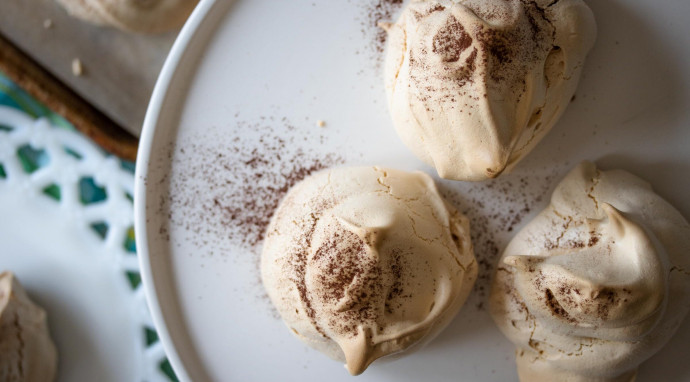 Meringues With Cocoa Powder